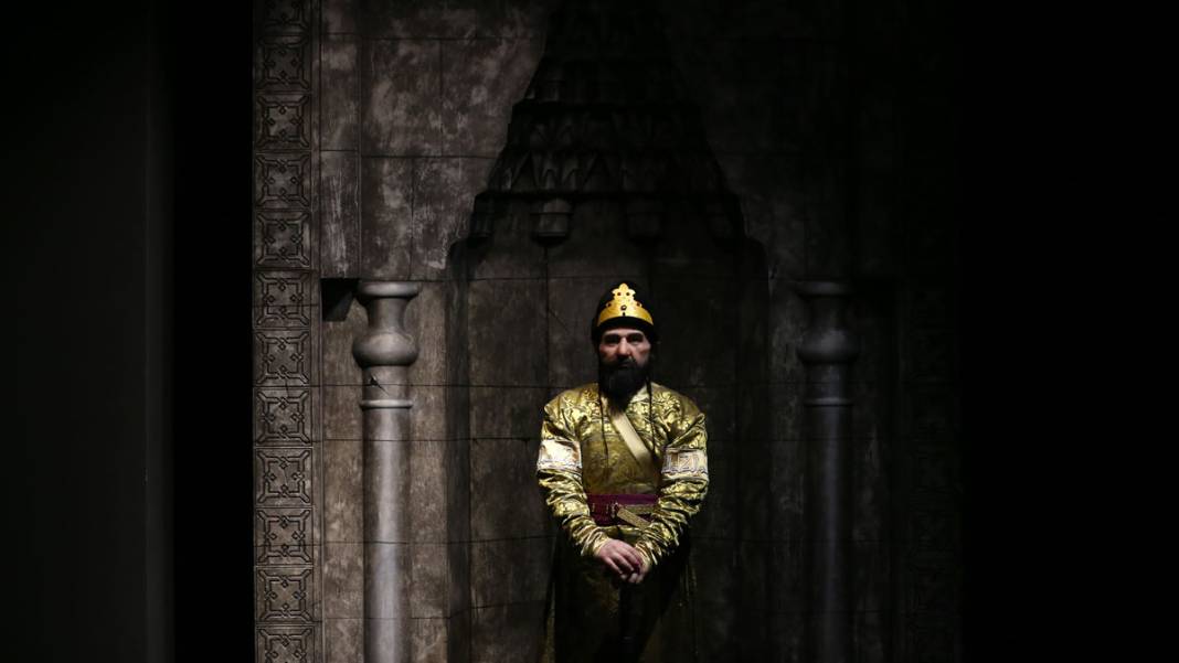 Görenler gözlerine inanamadı: İşte DNA analiziyle Selçuklu sultanlarının heykelleri 17